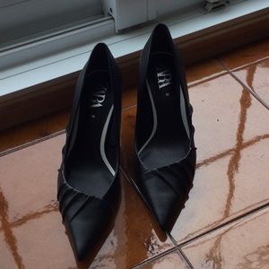 ZARA POINTY TOE PUMPS WITH RUCHING DETAILS- BRAND NEW NEVER WORN